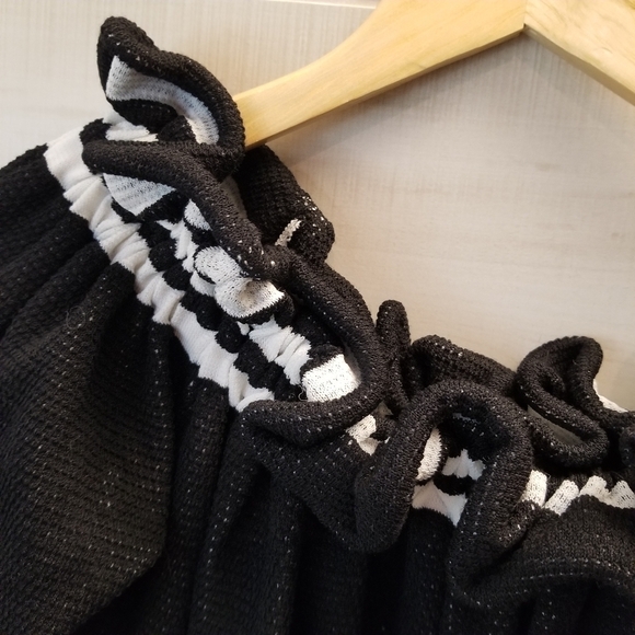 (M} 3.1 Phillip Lim VICTORIAN SPORT RUCHE OFF-THE-SHOULDER TOP IN BLACK - Picture 5 of 10